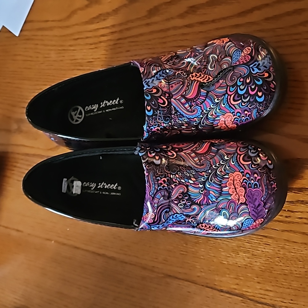 Womens Slip Resistant Clog